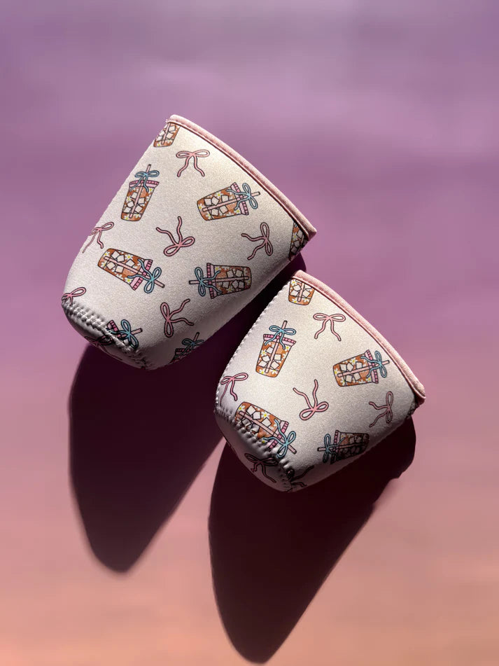 ICED COFFEE & BOWS COFFEE SLEEVE
