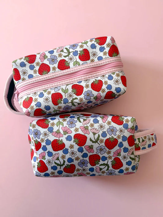 STRAWBERRIES & BLUEBERRIES - MAKE UP BAG